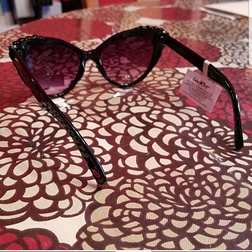NWT Betsey Johnson sunglasses - Picture 4 of 6